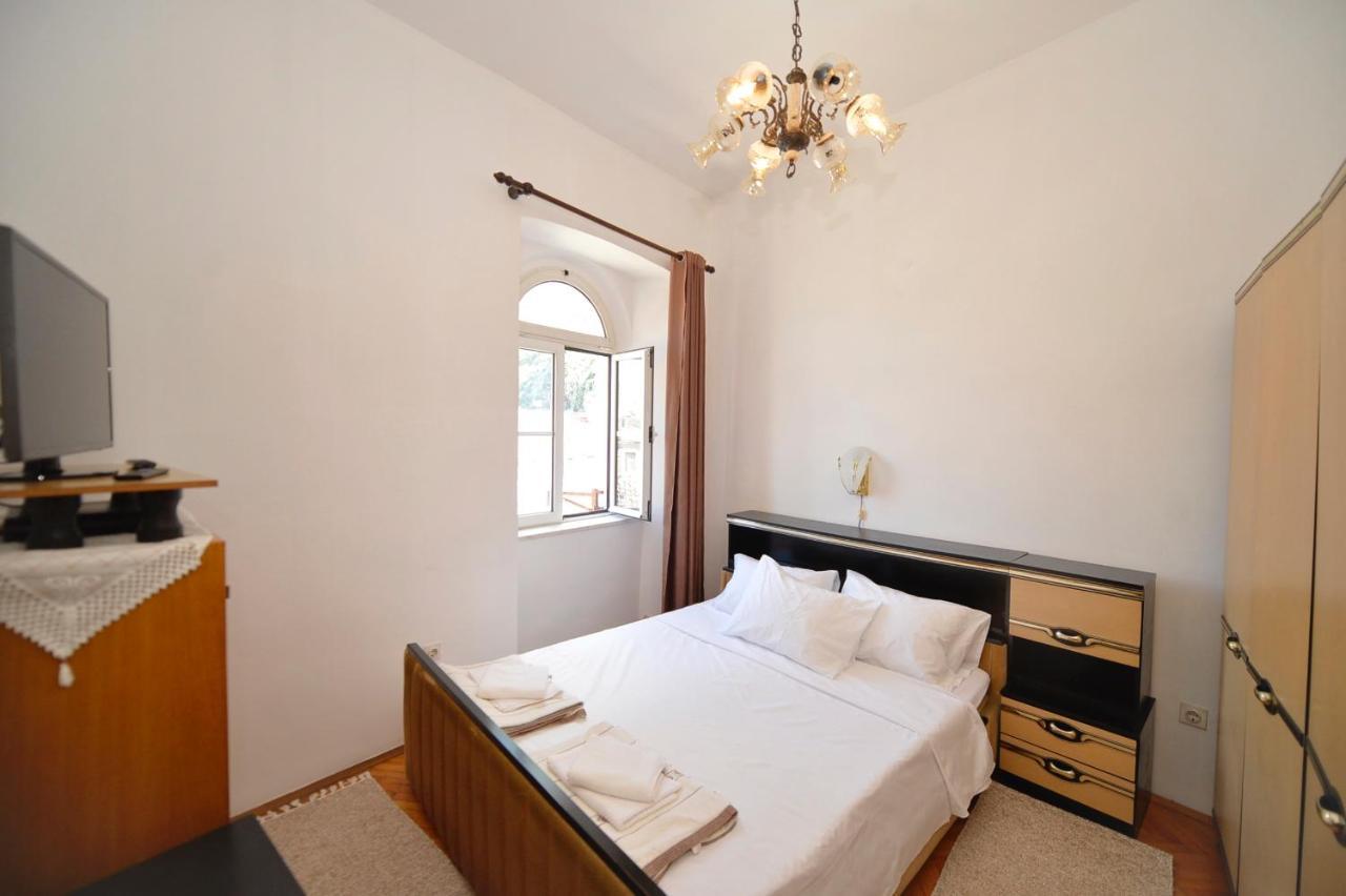 City View Apartment Kotor Bagian luar foto
